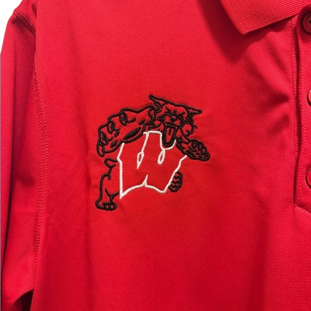 Jordan Polo Shirt Classic,with a lion and the Wisconsin logo, in new conditions